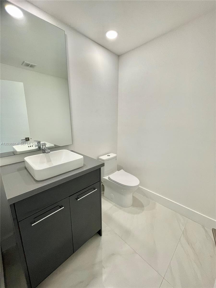 5721 Bayview Dr, Fort Lauderdale, FL 33308 — zdjęcie 4