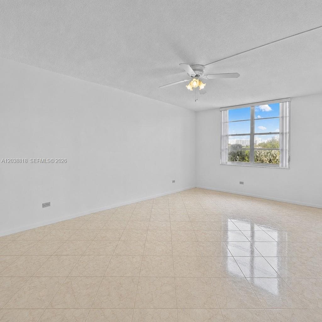 230 174th St # 404, Sunny Isles Beach, FL 33160 — zdjęcie 3