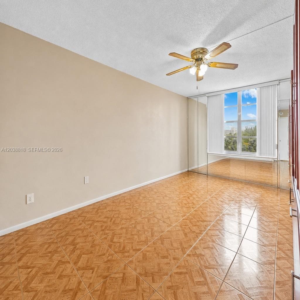 230 174th St # 404, Sunny Isles Beach, FL 33160 — zdjęcie 5