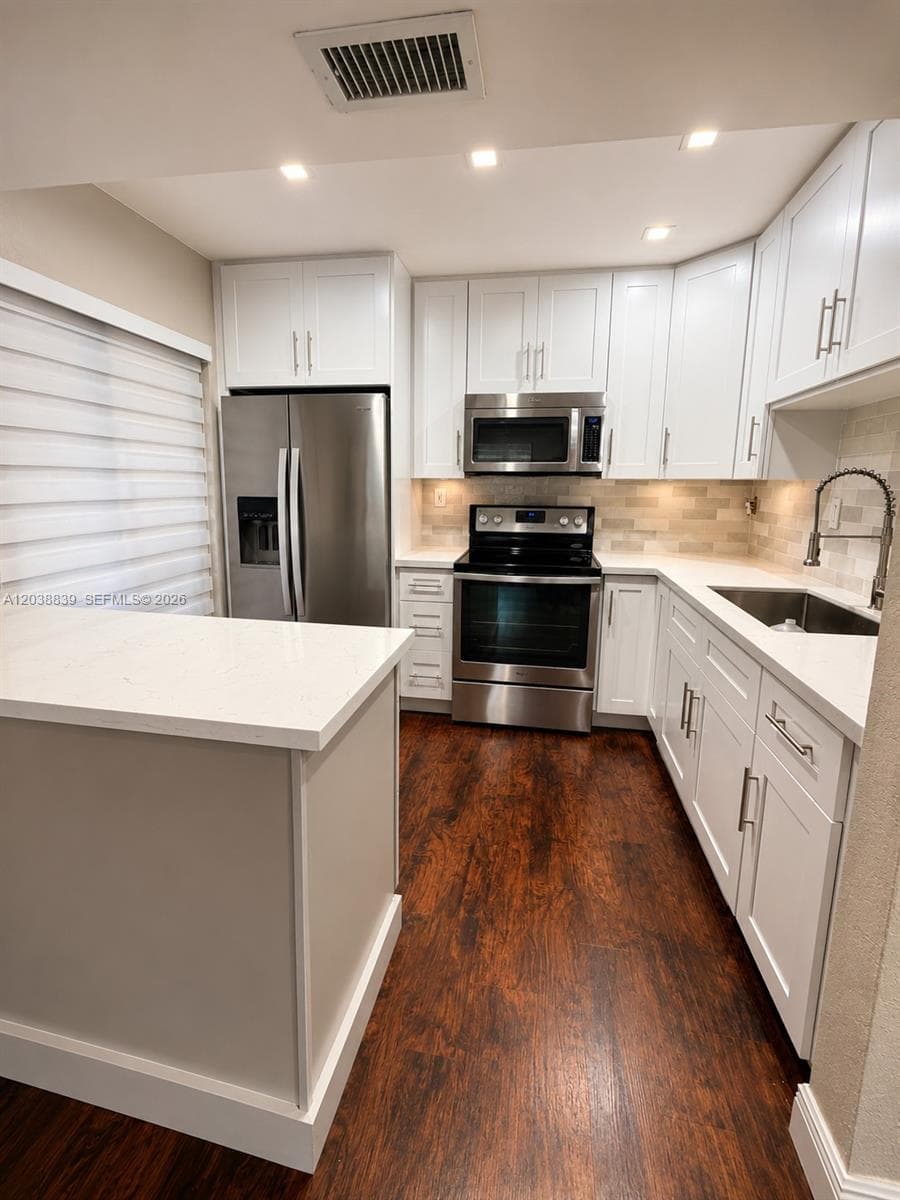 20005 NE 3rd Ct # 8, Miami, FL 33179 — zdjęcie 4