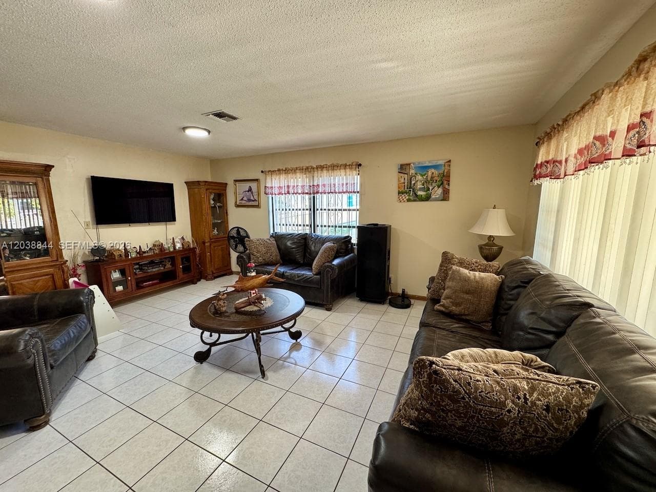 15940 NW 37th Pl, Miami Gardens, FL 33054 — zdjęcie 5