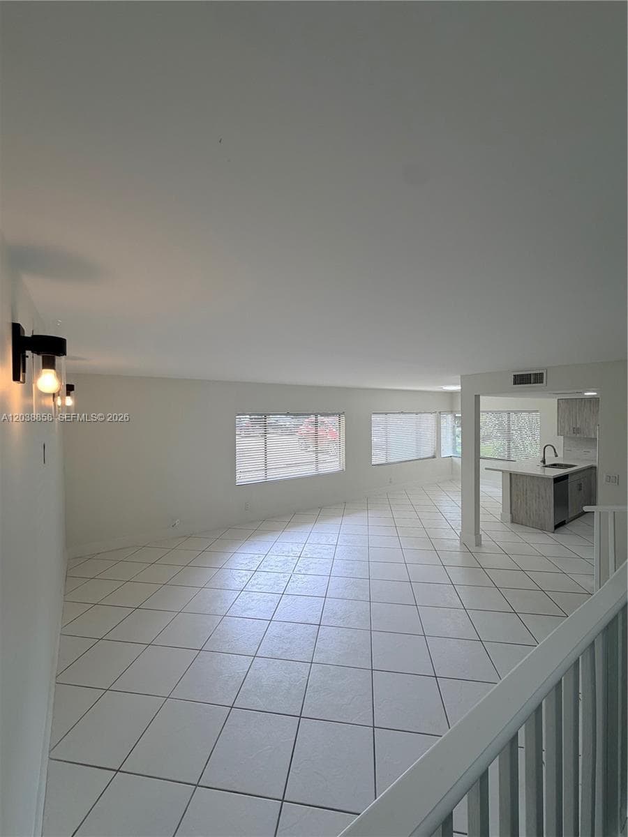 4705 SW 62nd Ave # 104, Davie, FL 33314