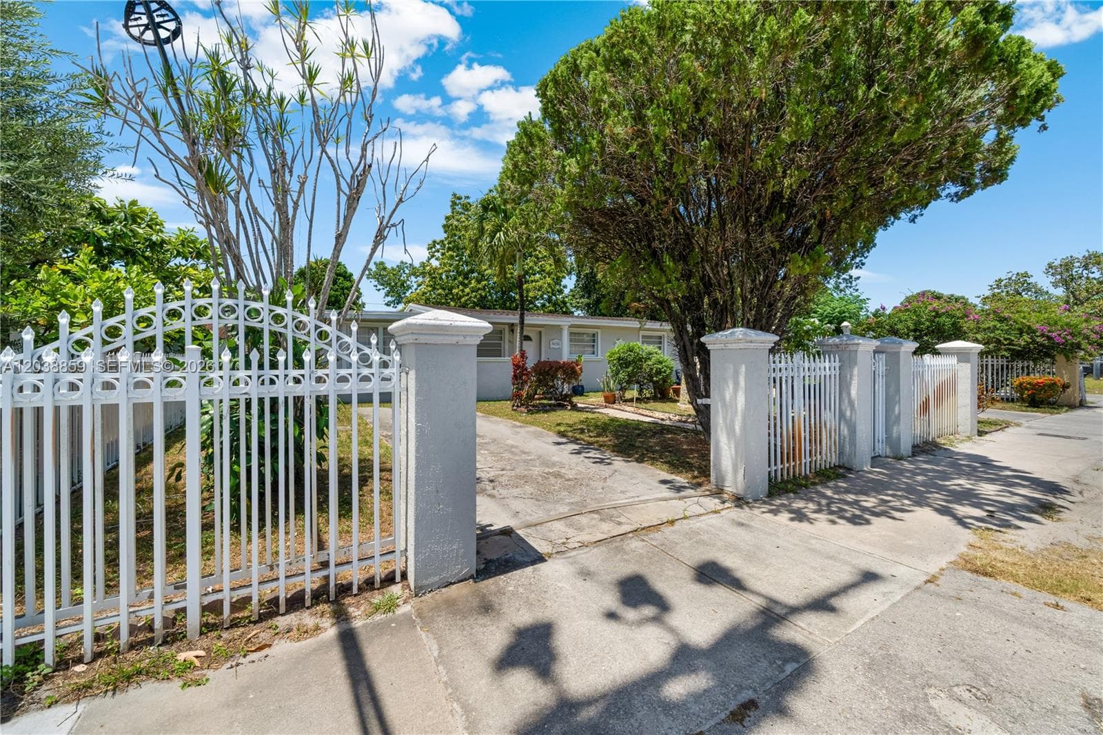 3035 NW 83 St, Miami, FL 33147 — zdjęcie 3