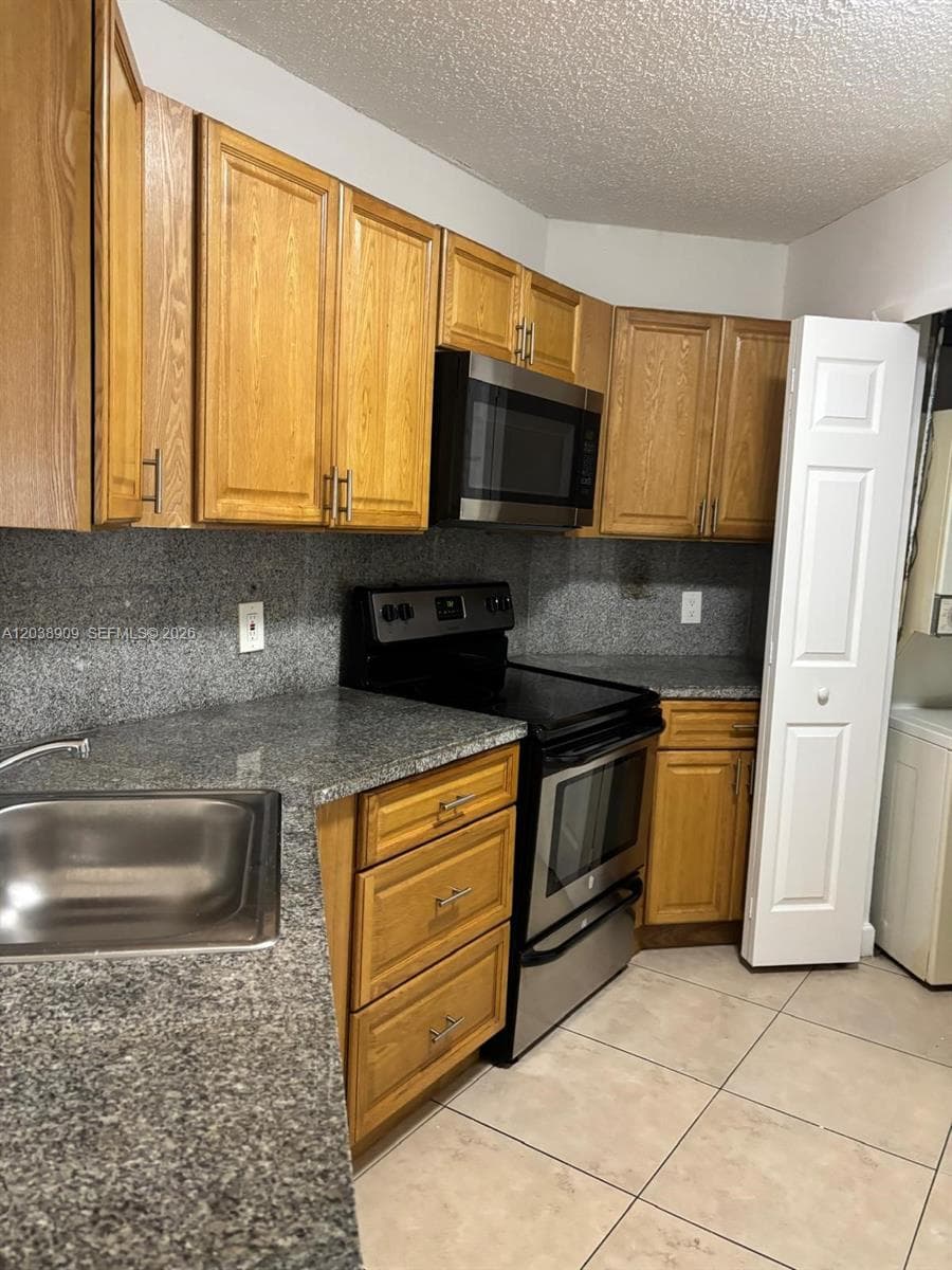 6276 NW 186th St # 204, Hialeah, FL 33015 — zdjęcie 2