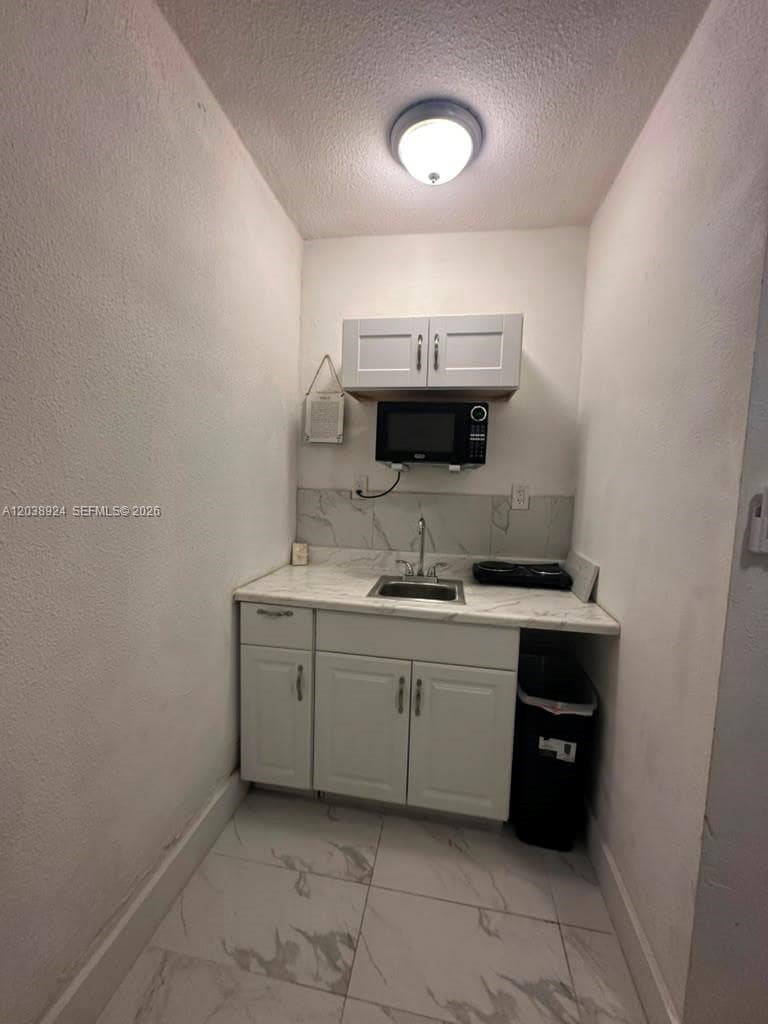 655 NW 2nd St # A, Florida City, FL 33034 — zdjęcie 3