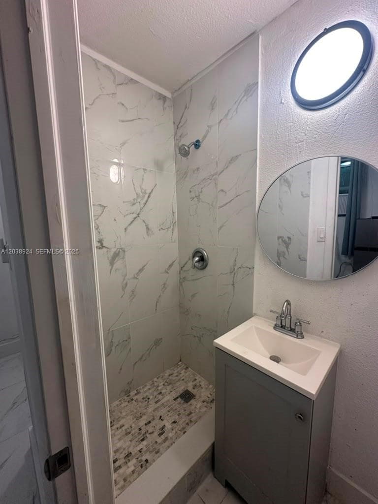 655 NW 2nd St # A, Florida City, FL 33034 — zdjęcie 4