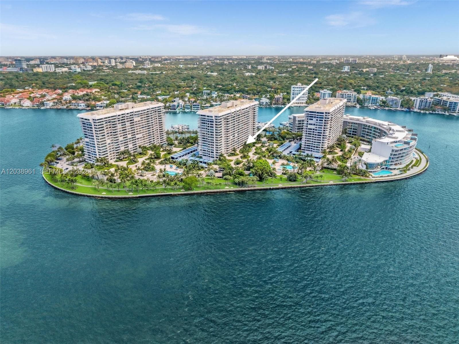 2 Grove Isle Dr # B205, Miami, FL 33133 — zdjęcie 3