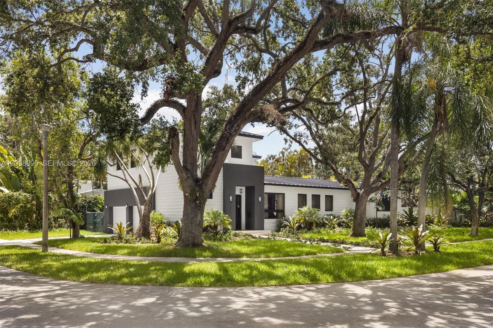 3303 Halissee St, Coconut Grove, FL 33133