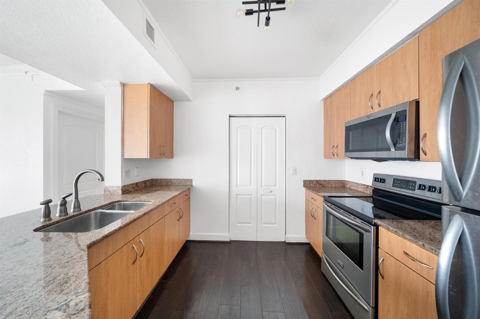 1830 Radius Drive # 405, Hollywood, FL 33020 — zdjęcie 2