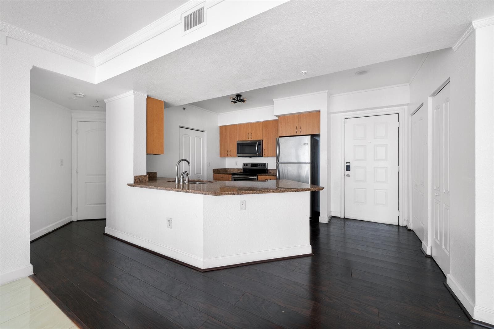 1830 Radius Drive # 405, Hollywood, FL 33020 — zdjęcie 3
