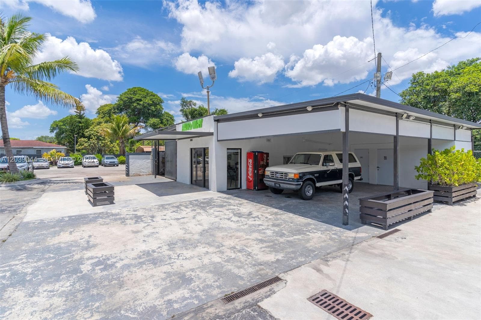 2729 NW 56th St, Miami, FL 33142 — zdjęcie 3