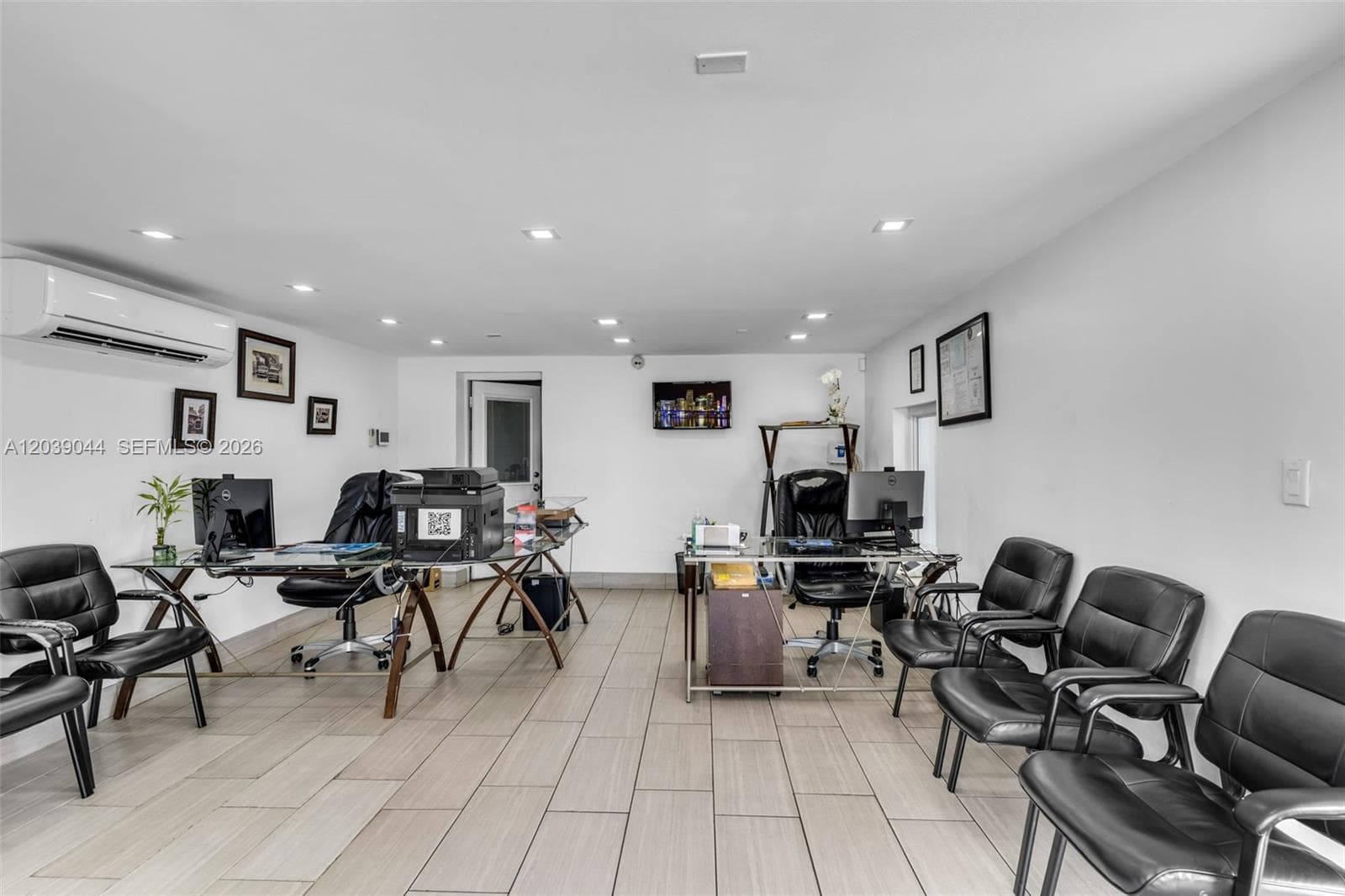 2729 NW 56th St, Miami, FL 33142 — zdjęcie 5