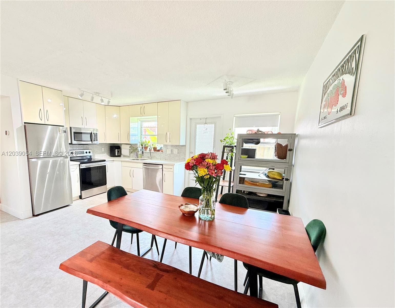 1722 Mayo St # 105, Hollywood, FL 33020 — zdjęcie 4