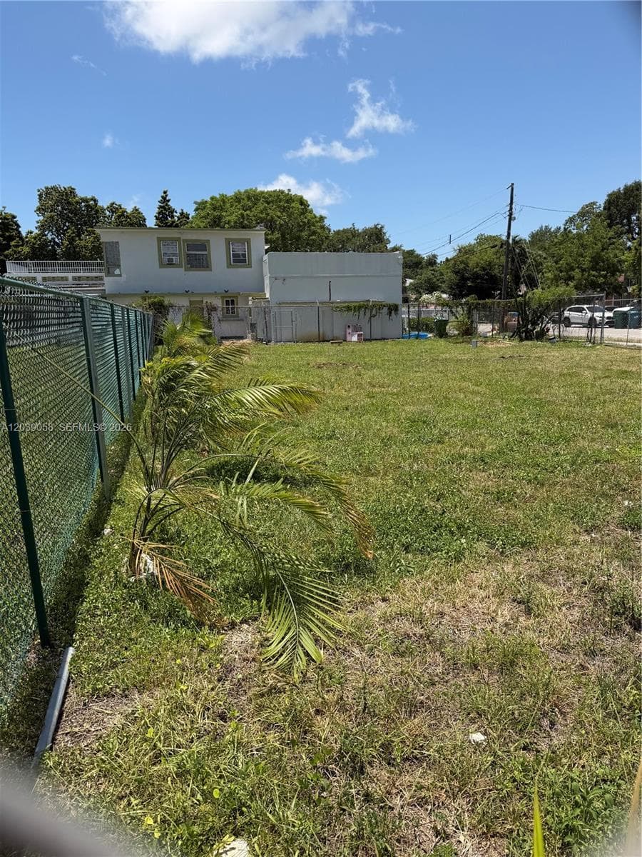 810 NW 79th St, Miami, FL 33150 — zdjęcie 4