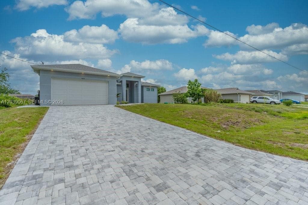 5054 Benton St, Lehigh Acres, FL 33971 — zdjęcie 2