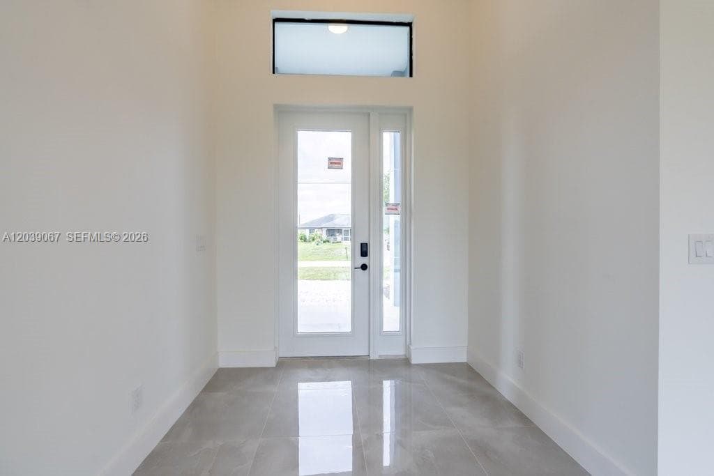 5054 Benton St, Lehigh Acres, FL 33971 — zdjęcie 4