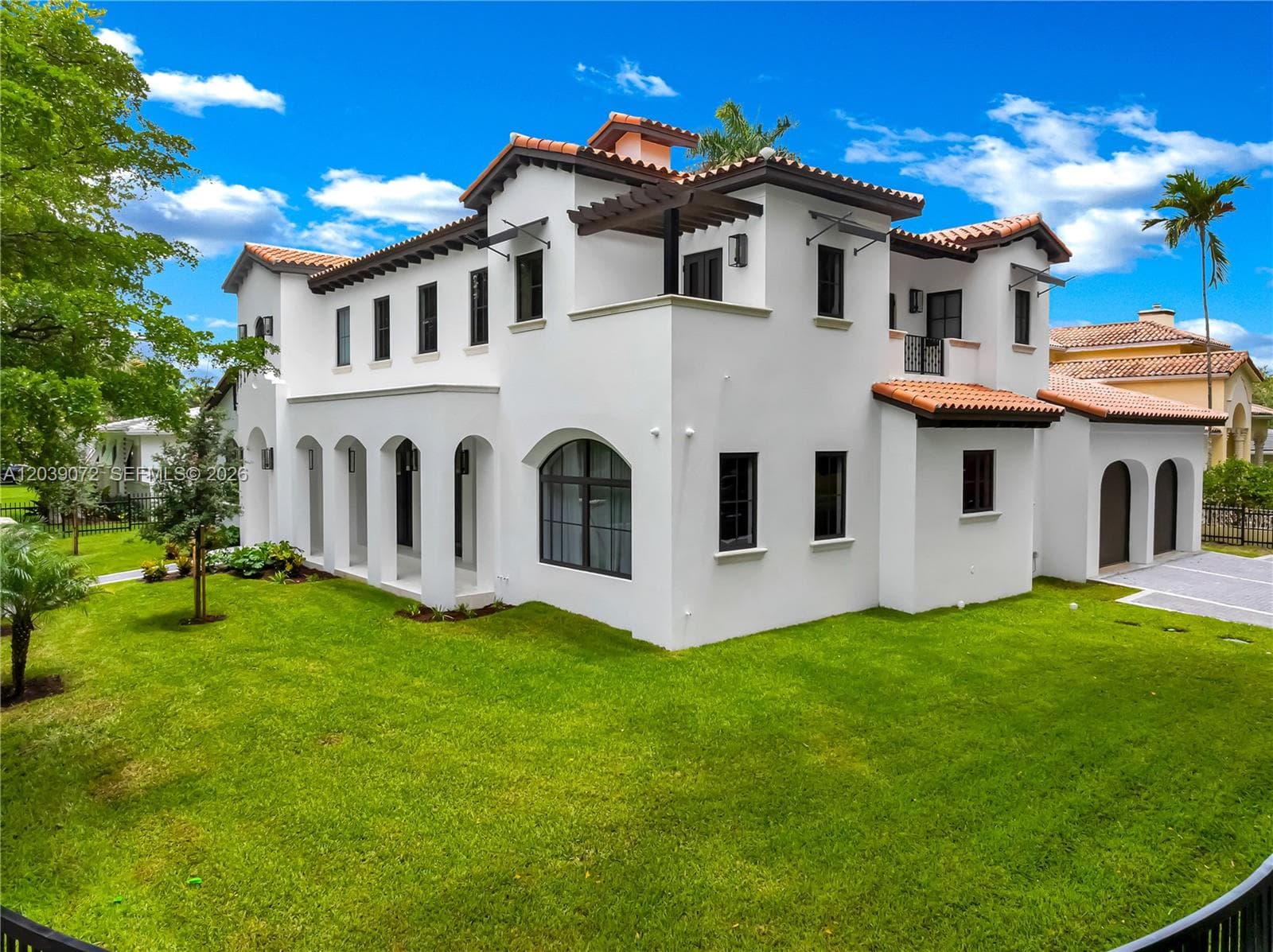 5111 Alhambra Cir, Coral Gables, FL 33146 — zdjęcie 2