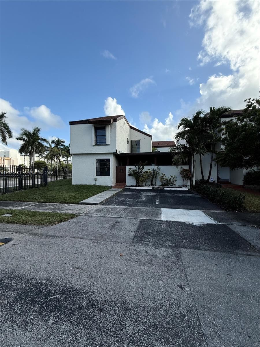 9700 NW 6th Ln # 9700, Miami, FL 33172 — zdjęcie 2