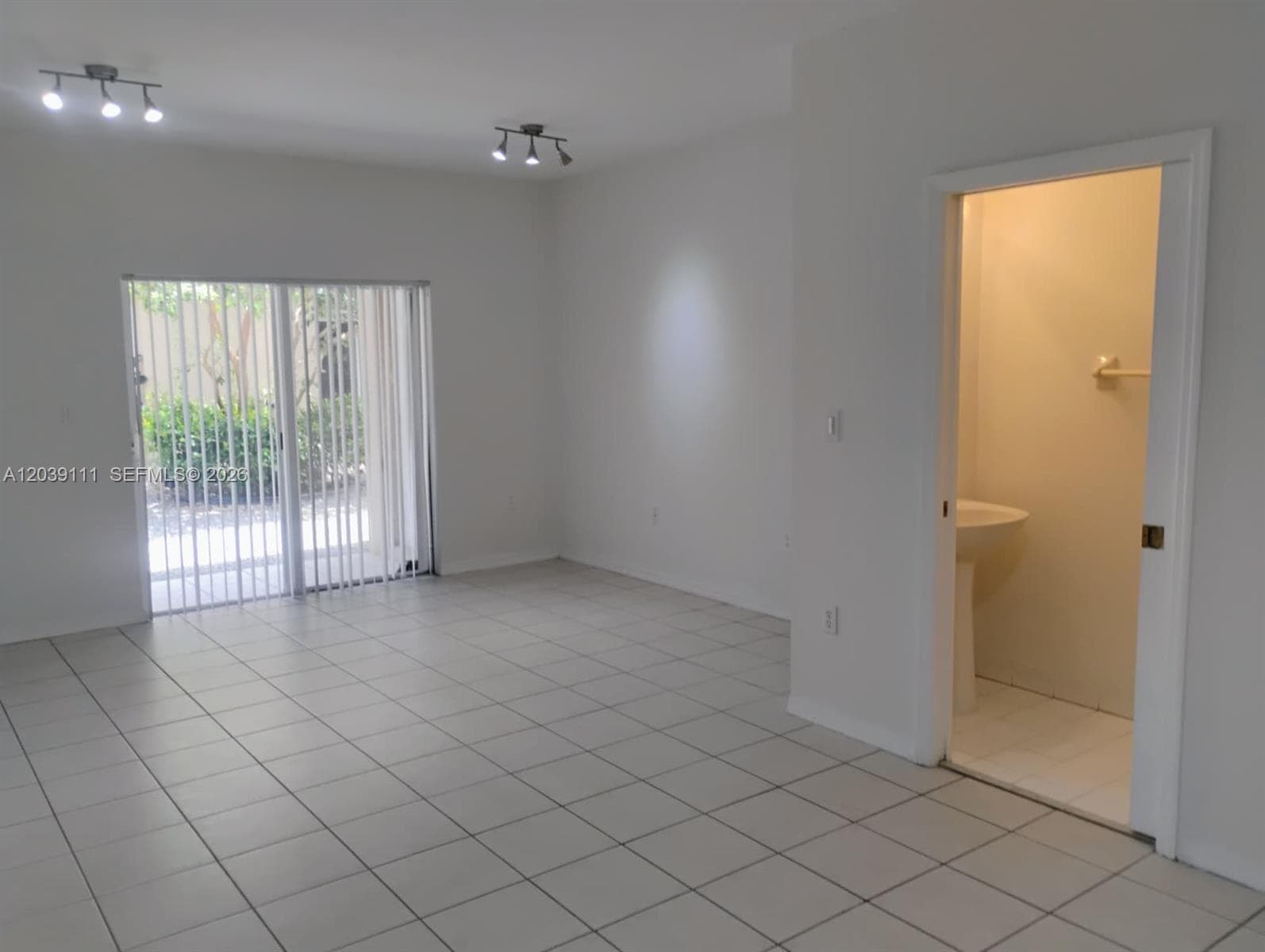 5725 NW 114th Path # 107, Doral, FL 33178 — zdjęcie 3