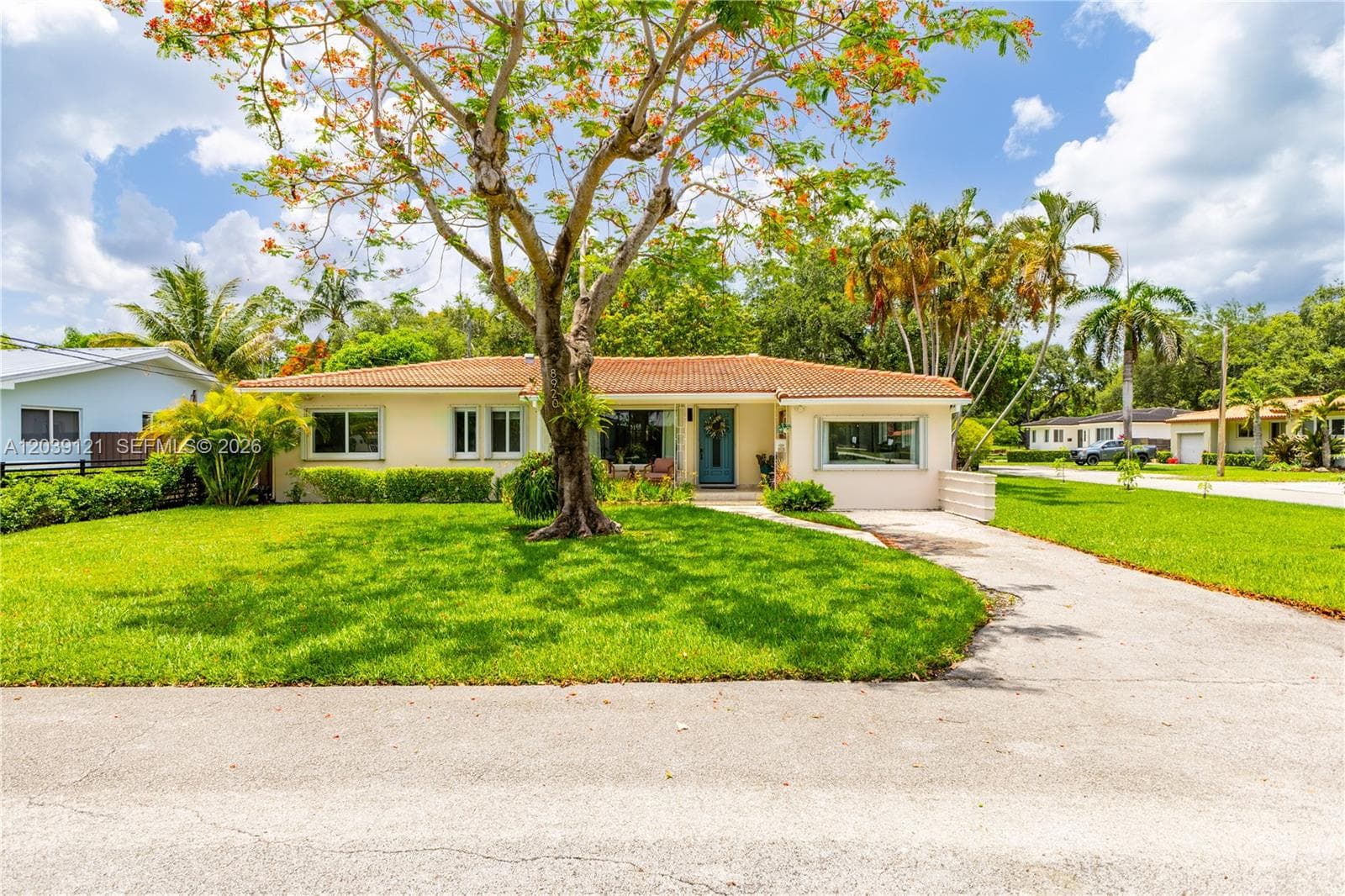 8920 NE 9th Ct, Miami, FL 33138 — zdjęcie 2