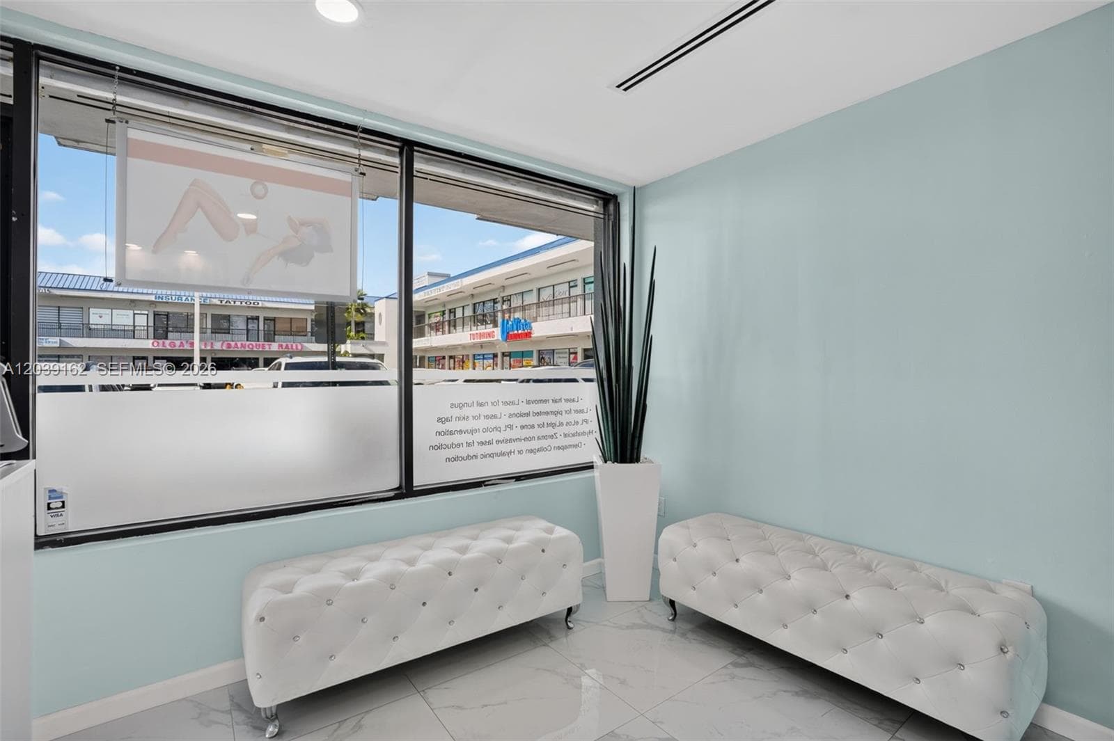 Laser and Electrolysis Clinic for Sale on Coral Way, Miami, FL 33165 — zdjęcie 2