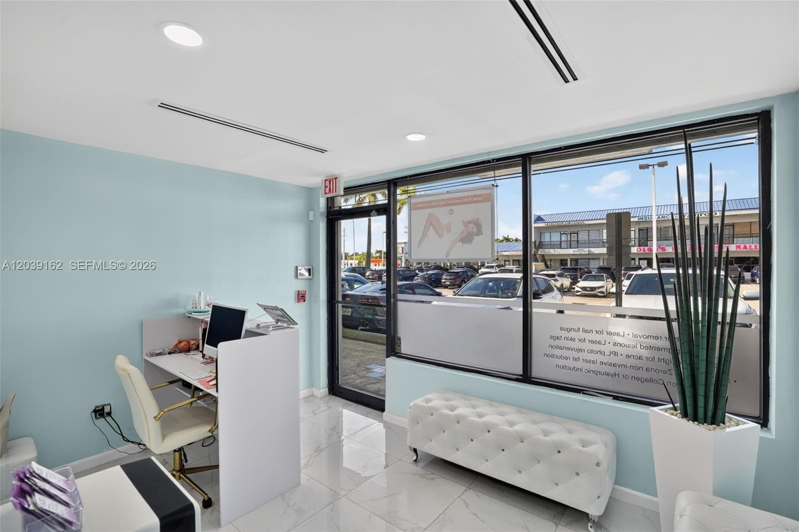 Laser and Electrolysis Clinic for Sale on Coral Way, Miami, FL 33165 — zdjęcie 3