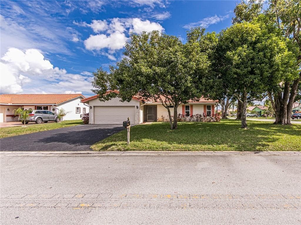 7000 NW 107th Avenue, Tamarac, FL 33321 — zdjęcie 2