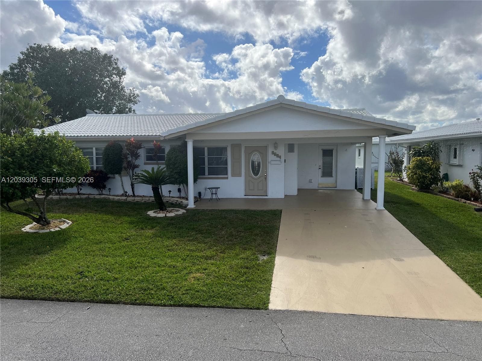 8604 NW 59th Pl, Tamarac, FL 33321 — zdjęcie 2