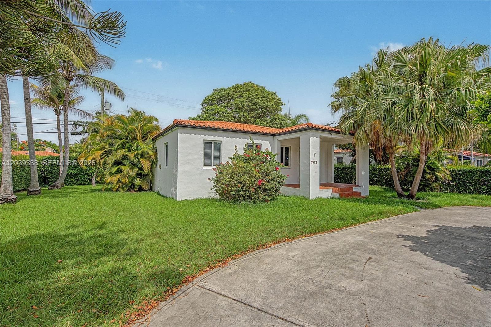 702 Boabadilla, Coral Gables, FL 33134