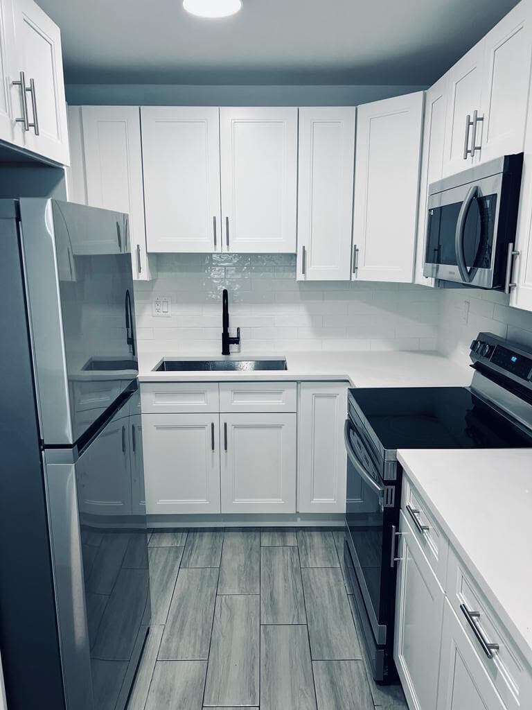 930 N 14th Court, Hollywood, FL 33020 — zdjęcie 3