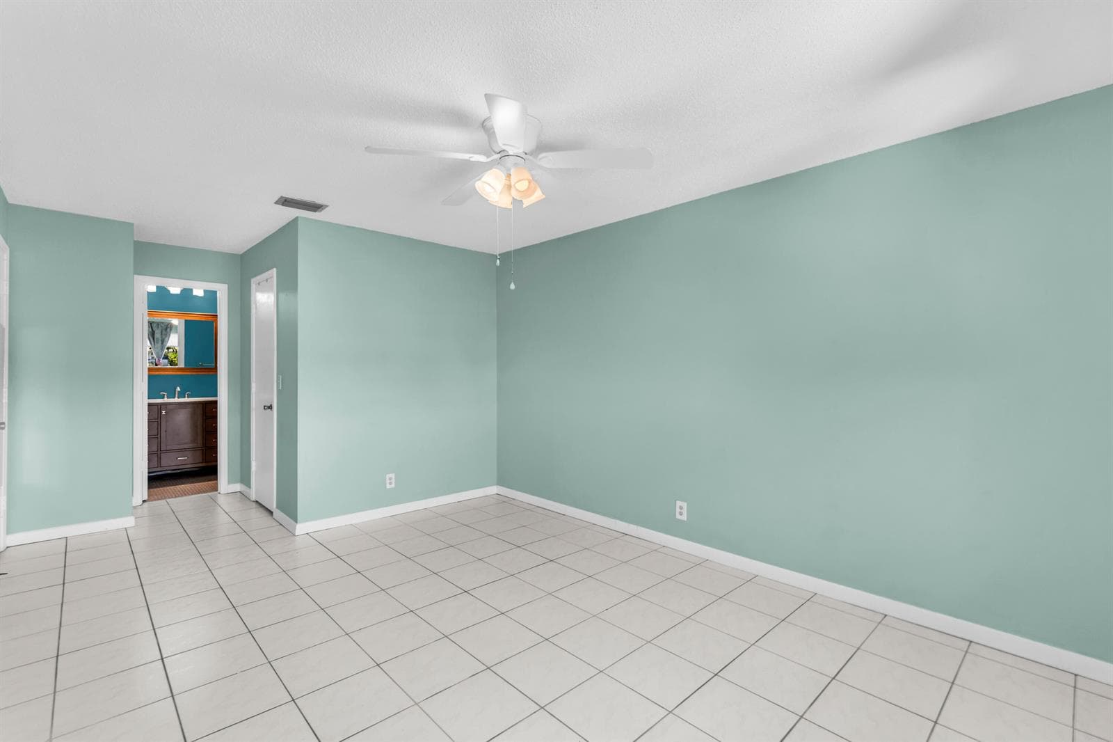 3360 NE Rossi Court NE, West Palm Beach, FL 33417 — zdjęcie 5