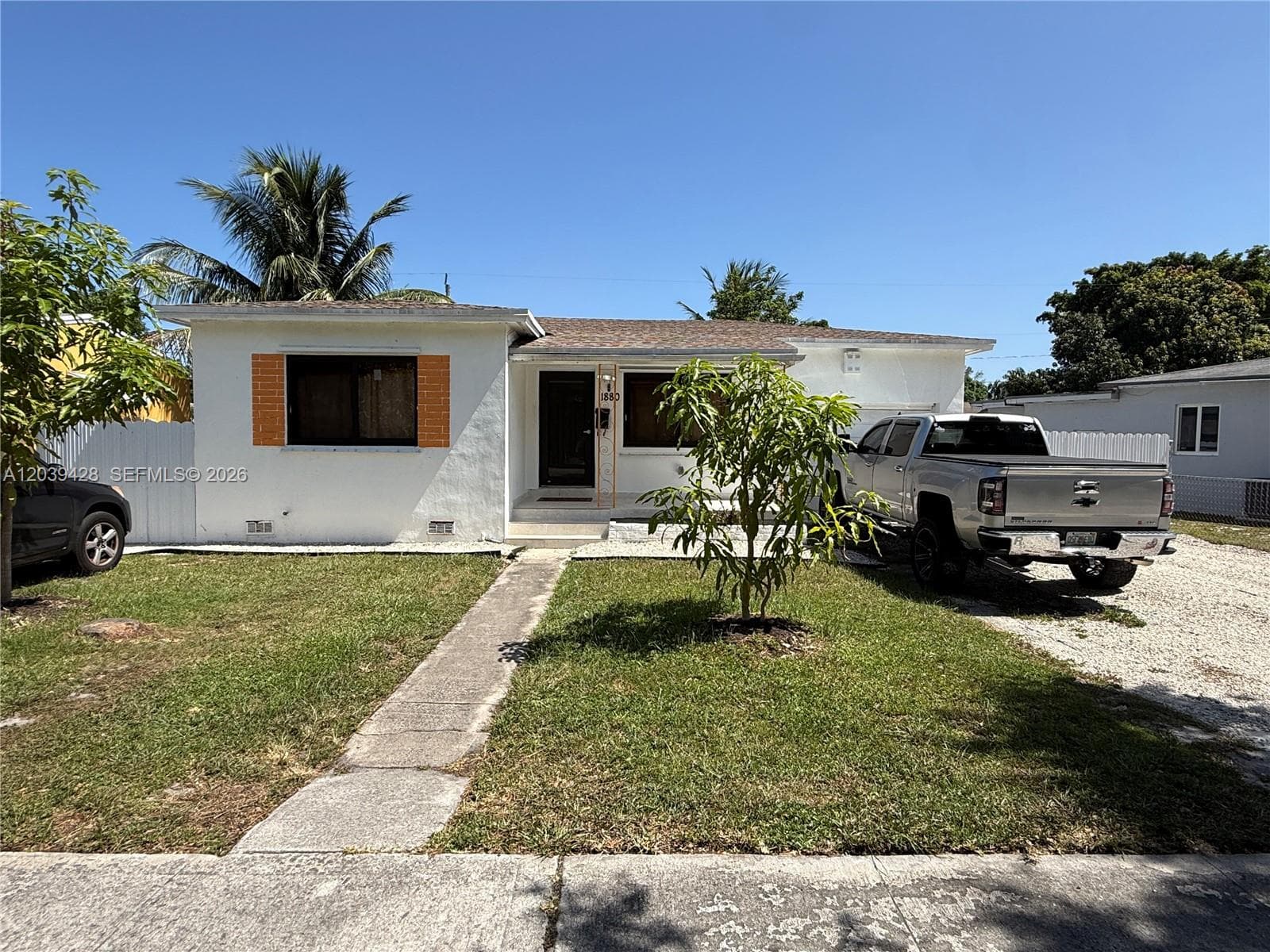 1880 NE 159th St, North Miami Beach, FL 33162 — zdjęcie 2