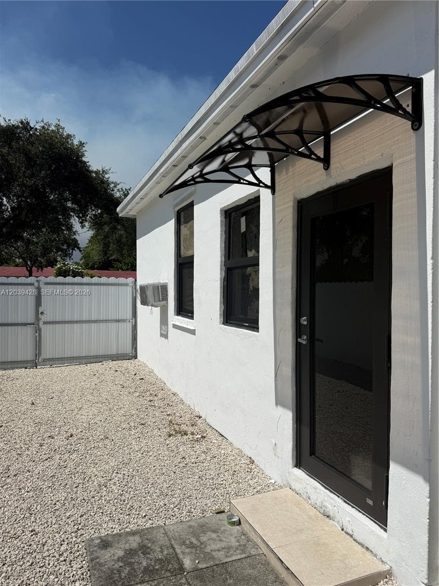 1880 NE 159th St, North Miami Beach, FL 33162 — zdjęcie 5