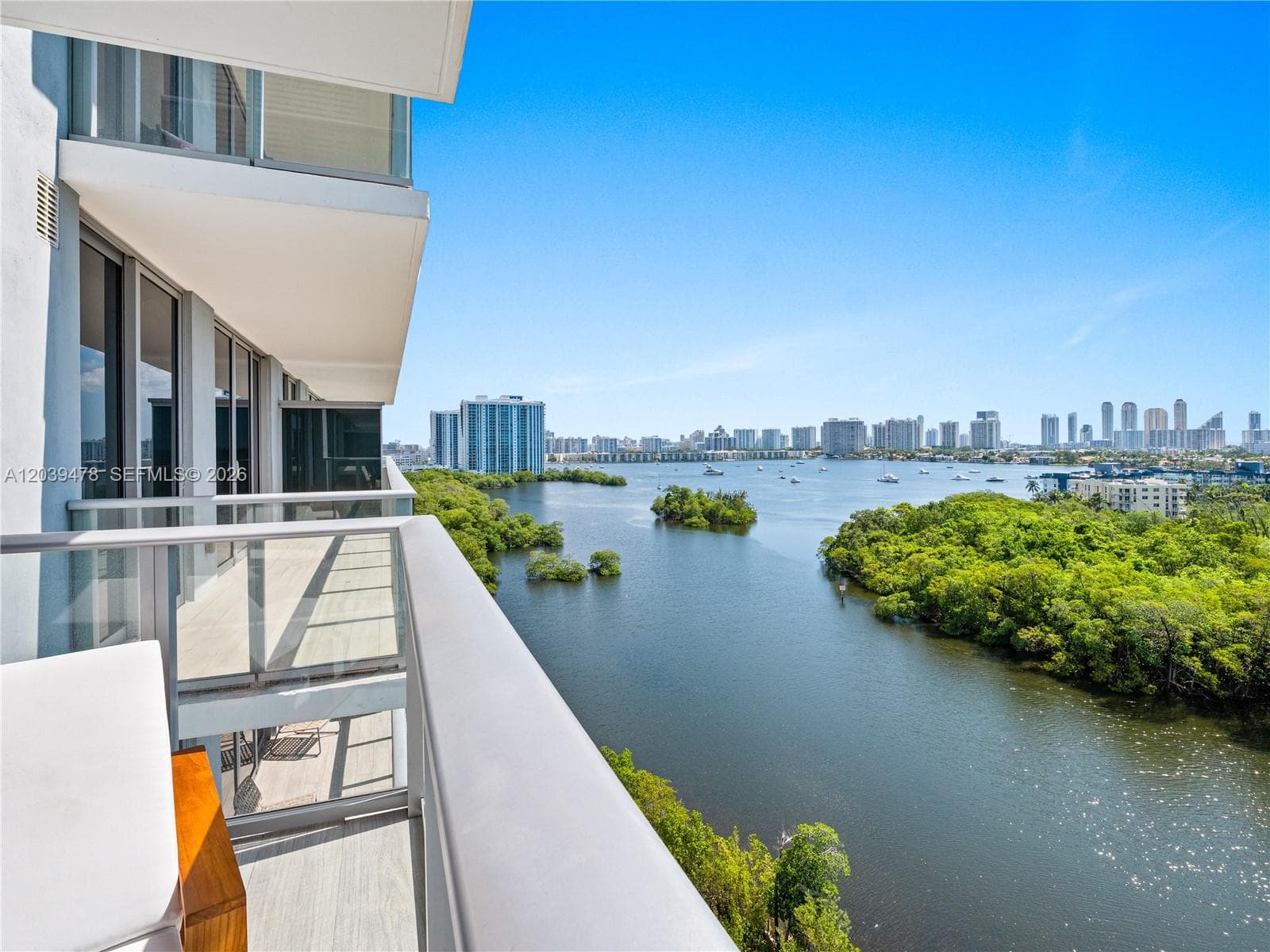 16385 Biscayne Blvd # 1117, North Miami Beach, FL 33160 — zdjęcie 2