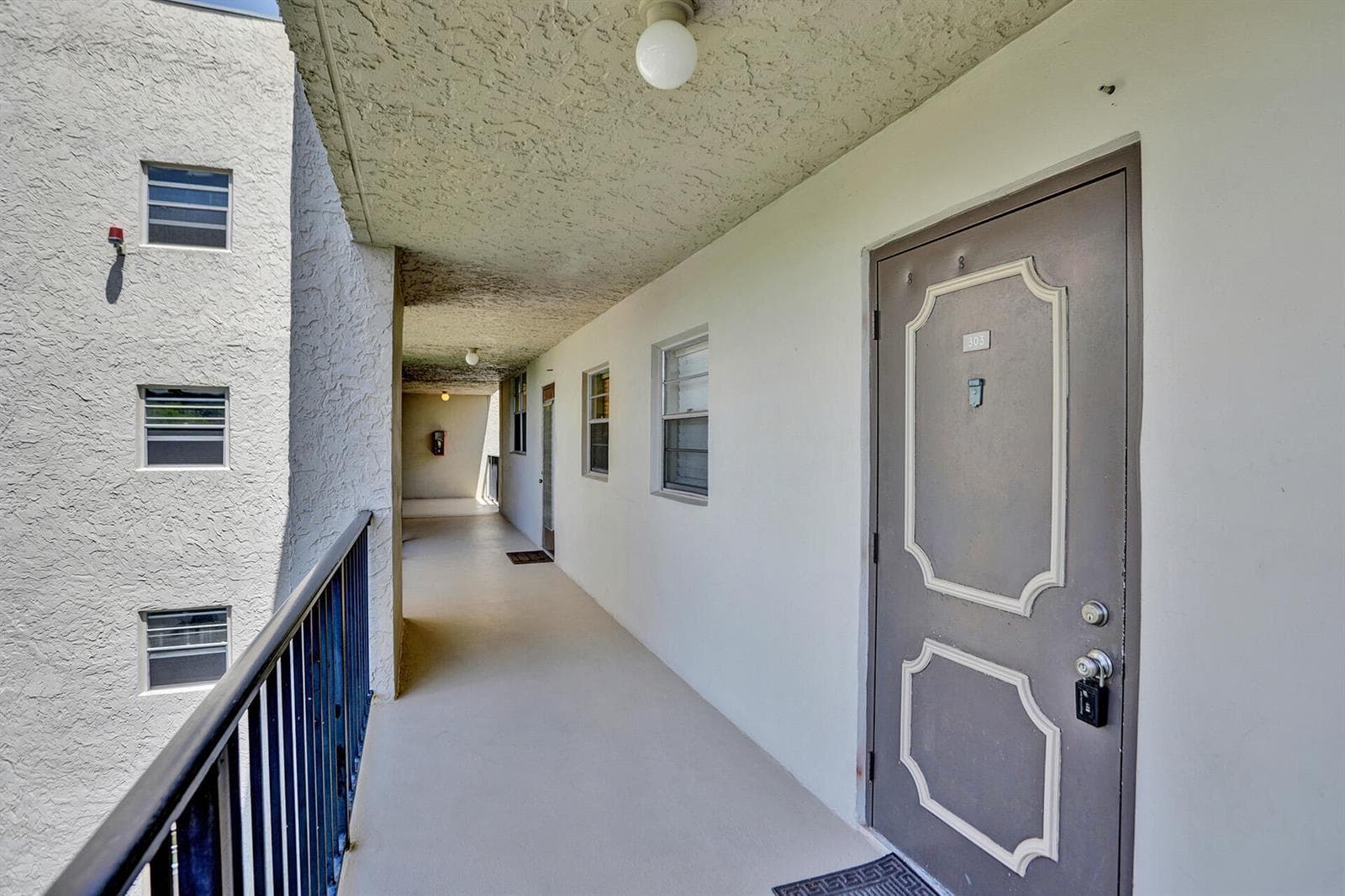 9230 Lagoon Place # 110, Davie, FL 33324 — zdjęcie 2