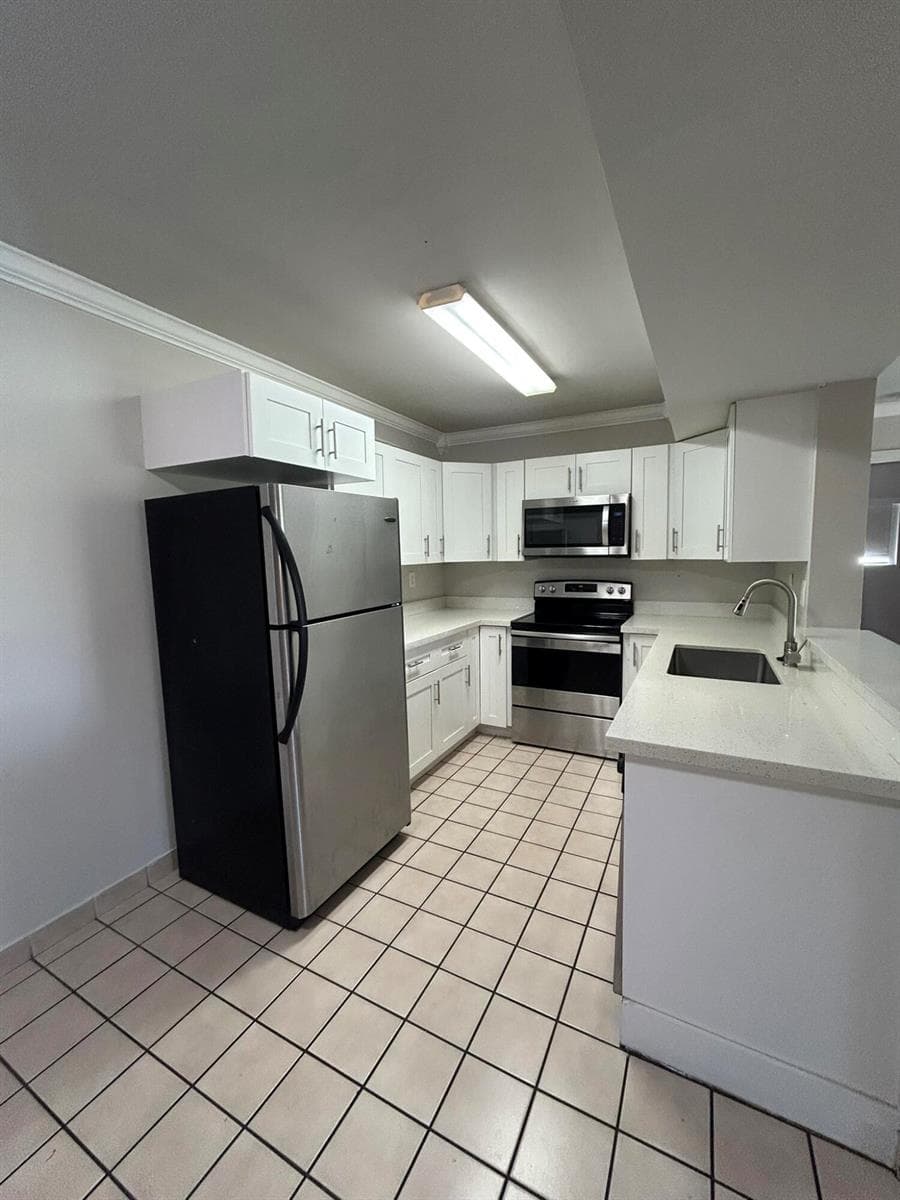 450 W Palm Cir Circle W # 103, Pembroke Pines, FL 33025 — zdjęcie 2