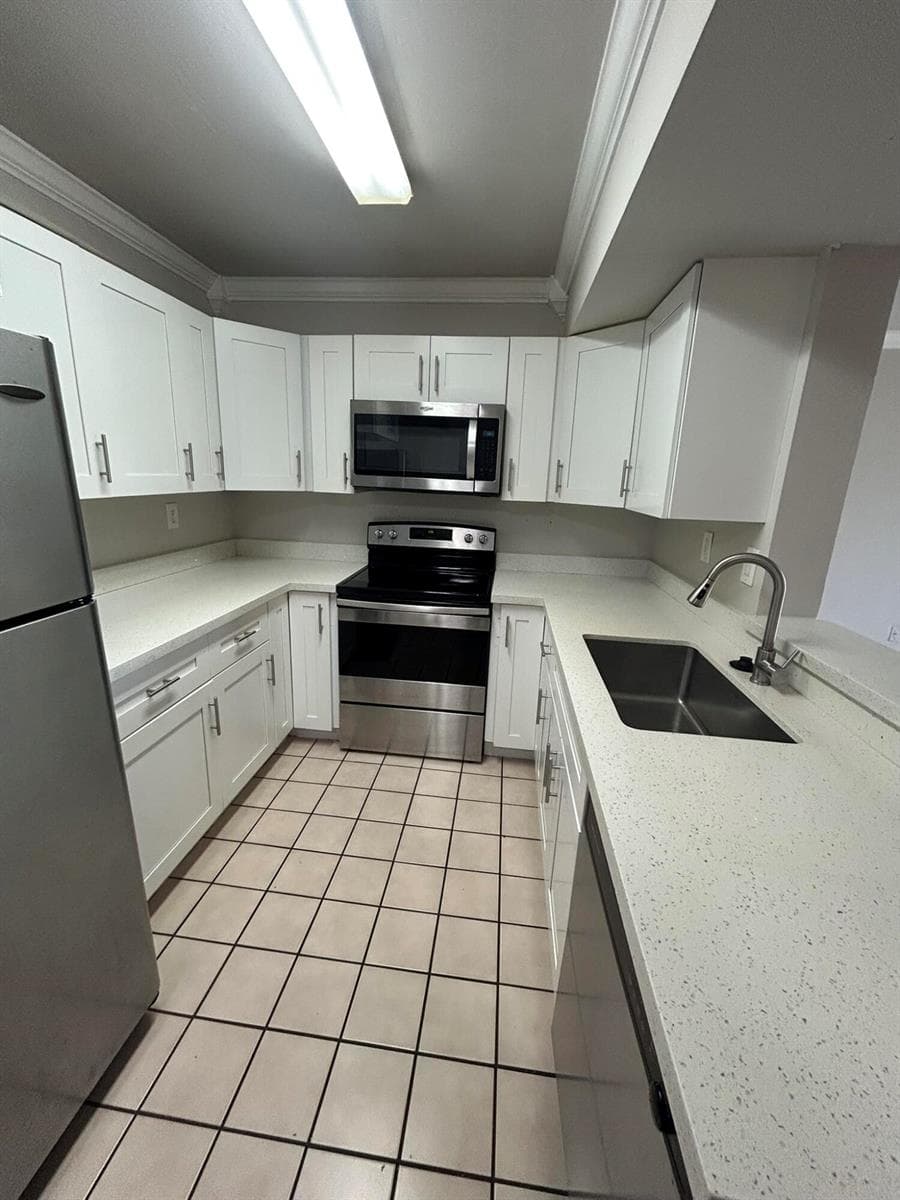 450 W Palm Cir Circle W # 103, Pembroke Pines, FL 33025 — zdjęcie 3