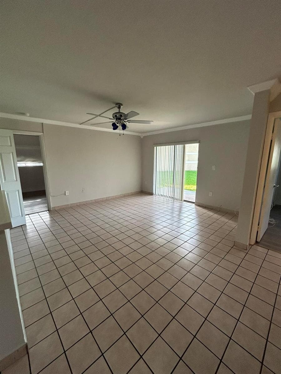 450 W Palm Cir Circle W # 103, Pembroke Pines, FL 33025 — zdjęcie 4