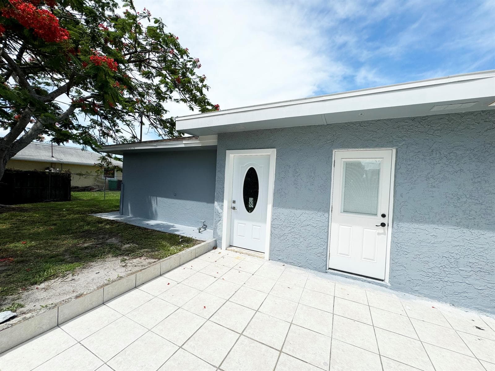 702 NE Lanfair Street, Port St. Lucie, FL 34983 — zdjęcie 4