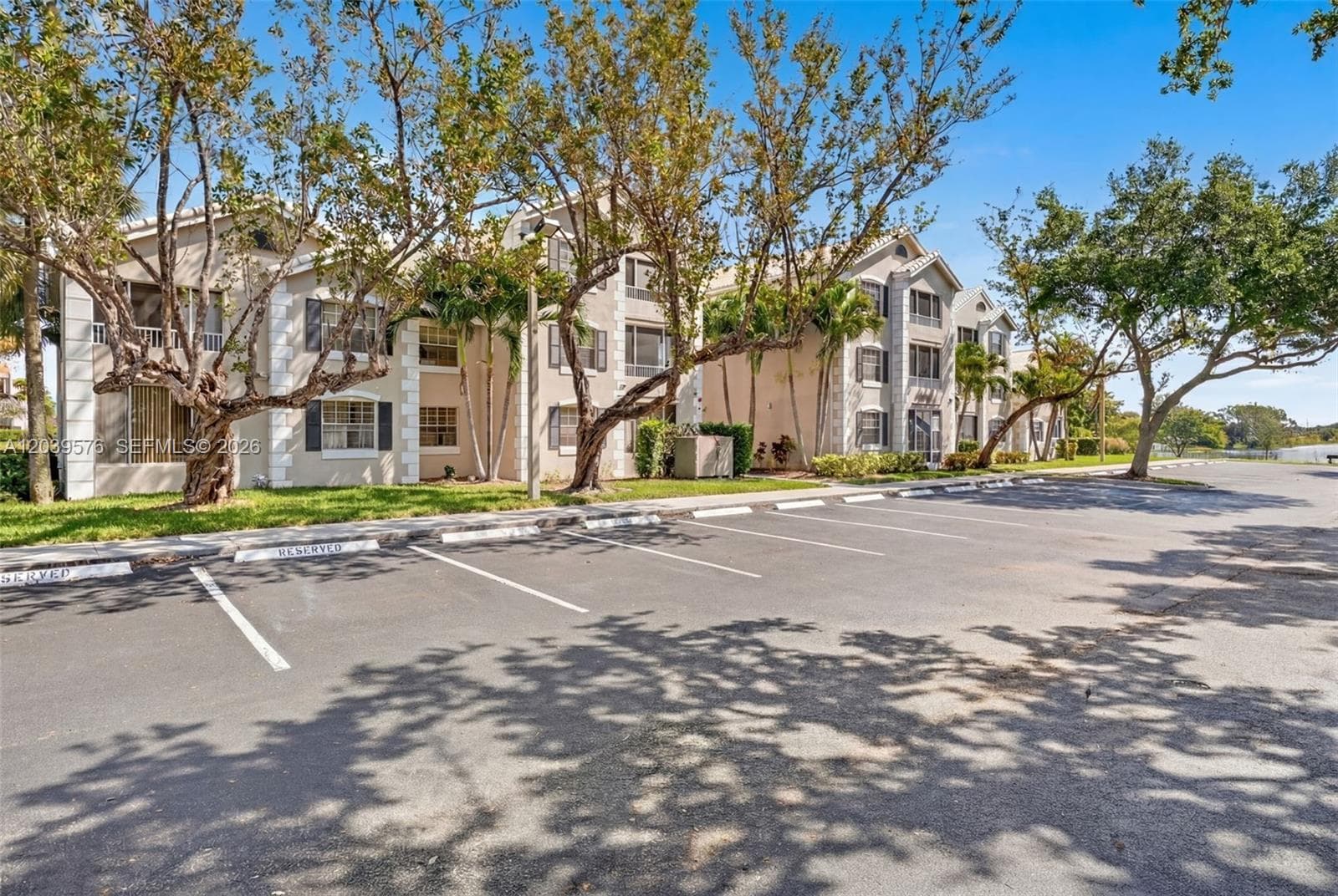 2841 N Oakland Forest Dr # 110, Oakland Park, FL 33309 — zdjęcie 2