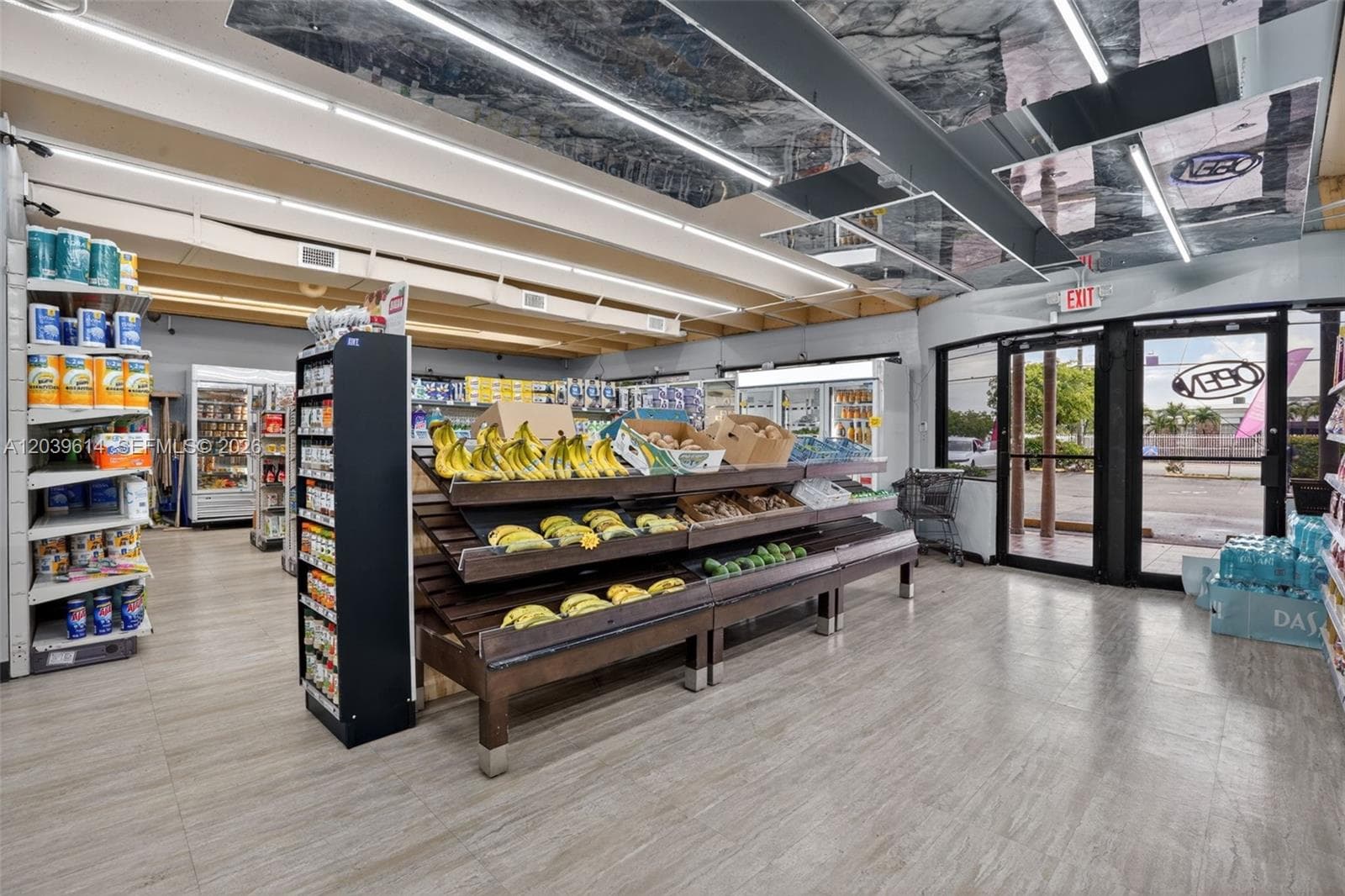 Turnkey Grocery, Convenience Store & Smoke Shop For Sale In Hialeah, Hialeah, FL 33012 — zdjęcie 4