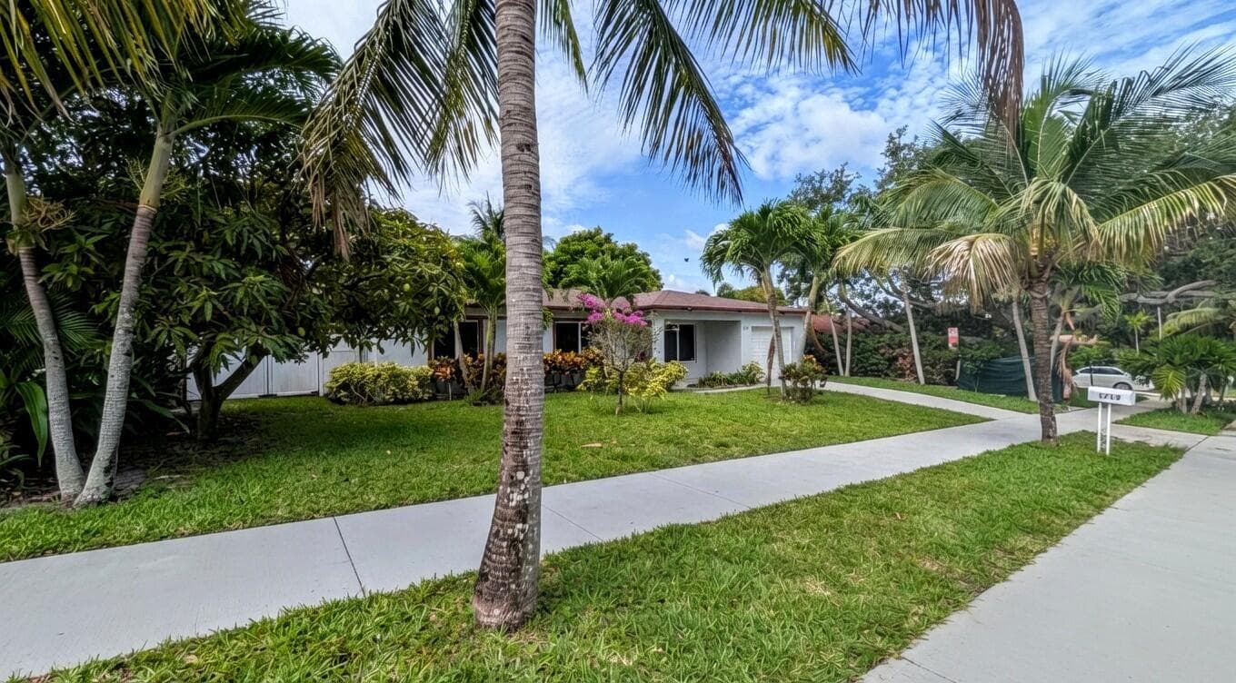 1719 15th Avenue N, FL 33460 — zdjęcie 2