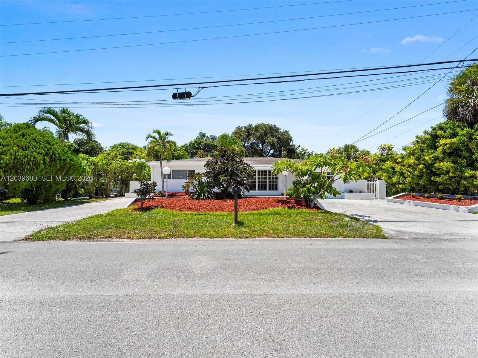 110 NE 152nd St, Miami, FL 33162 — zdjęcie 2