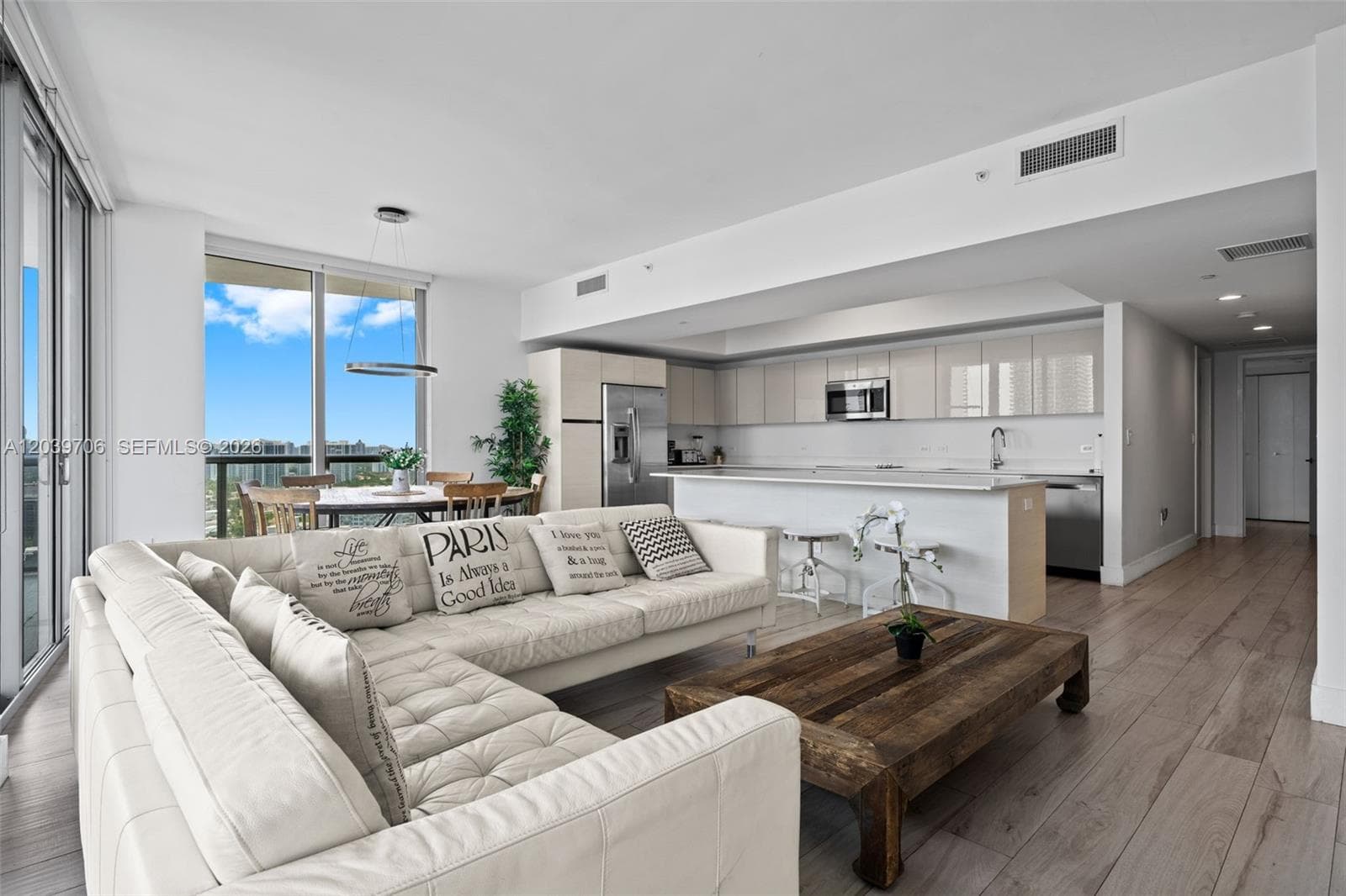 2600 E Hallandale Beach Blvd # T3001, Hallandale Beach, FL 33009 — zdjęcie 4