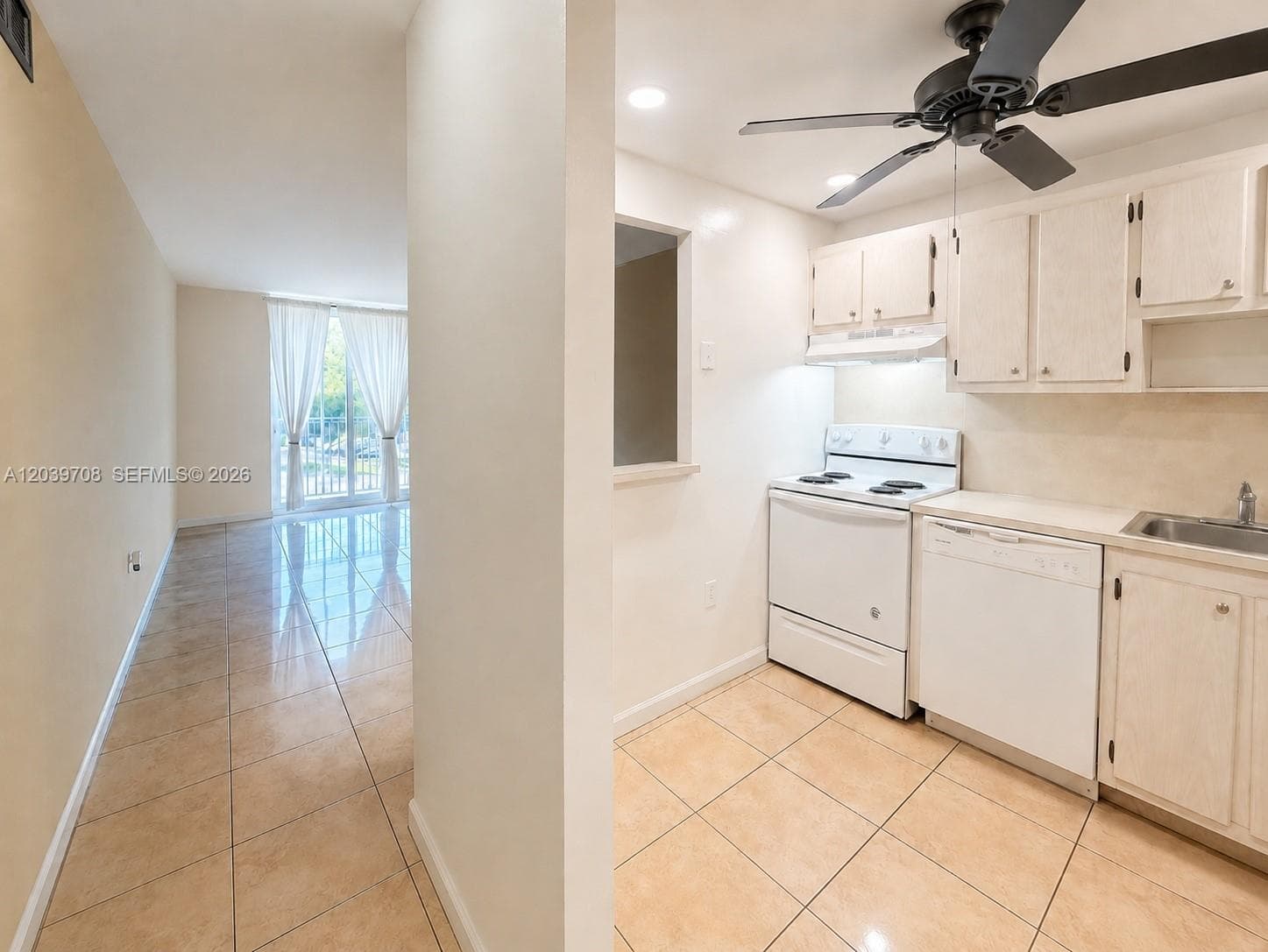 16851 NE 23rd Ave # A308, North Miami Beach, FL 33160 — zdjęcie 2