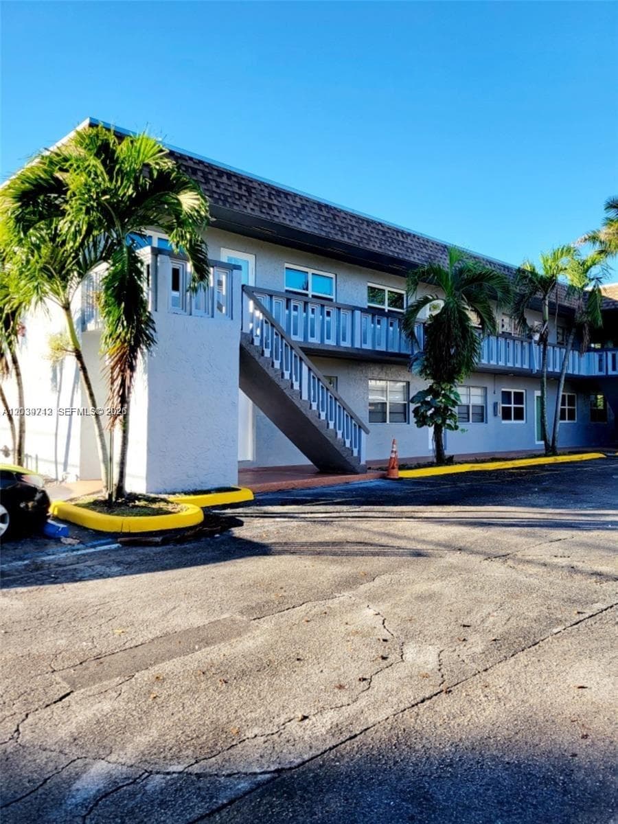 4717 SW 33rd Ave # 102, Dania Beach, FL 33312