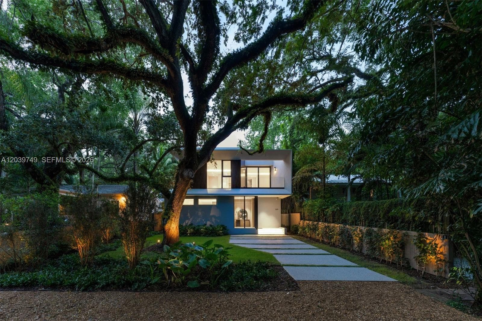 3579 Avocado Ave, Miami, FL 33133 — zdjęcie 2