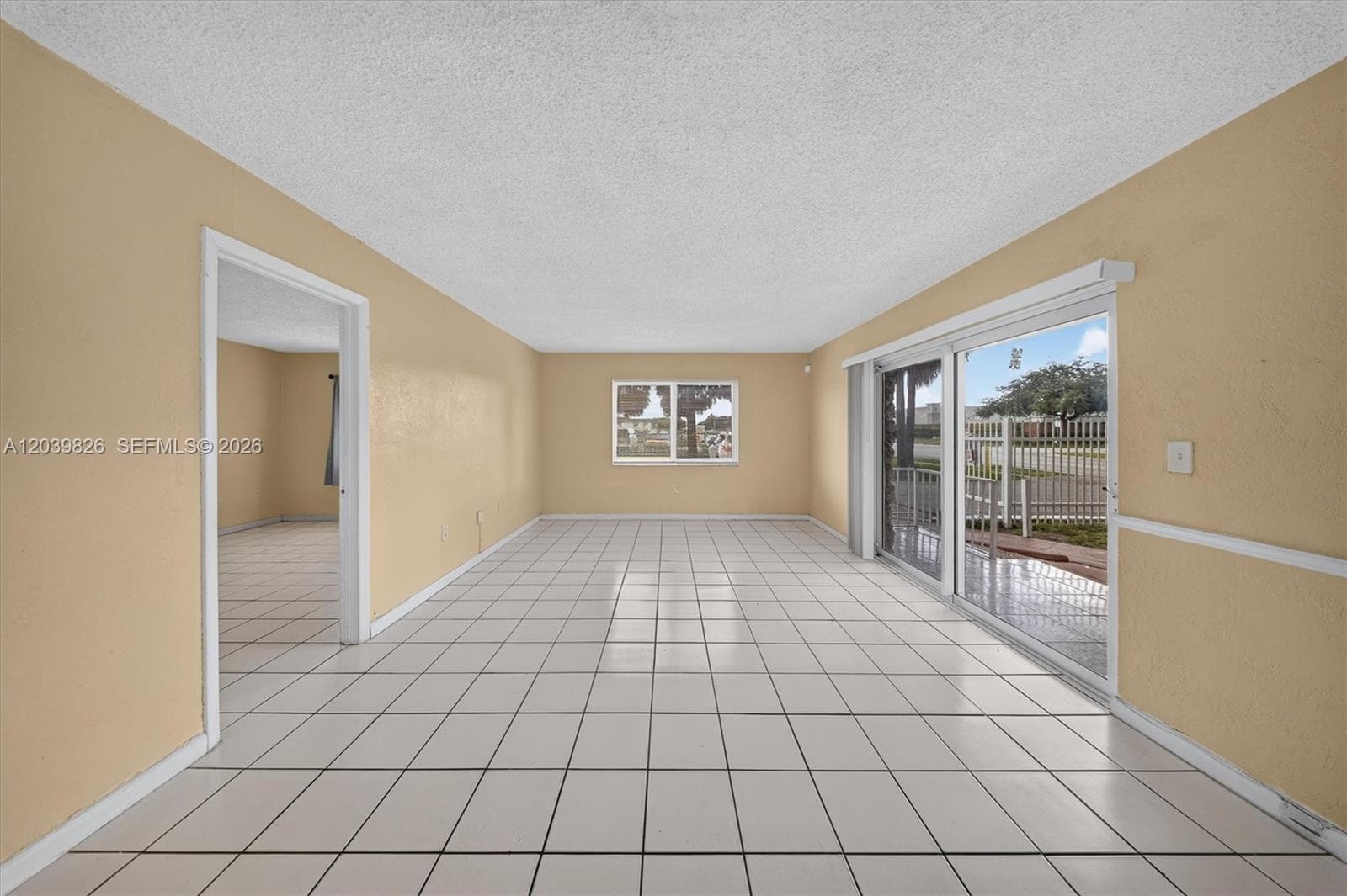 505 NW 177th St # 103, Miami Gardens, FL 33169 — zdjęcie 2
