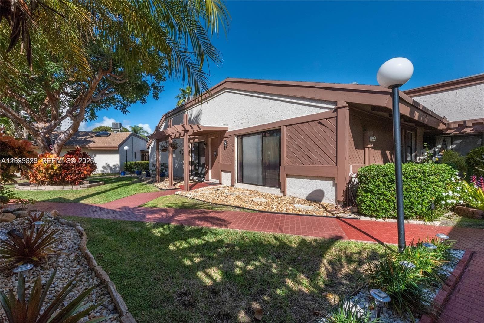 601 Leslie Dr, Hallandale Beach, FL 33009 — zdjęcie 2