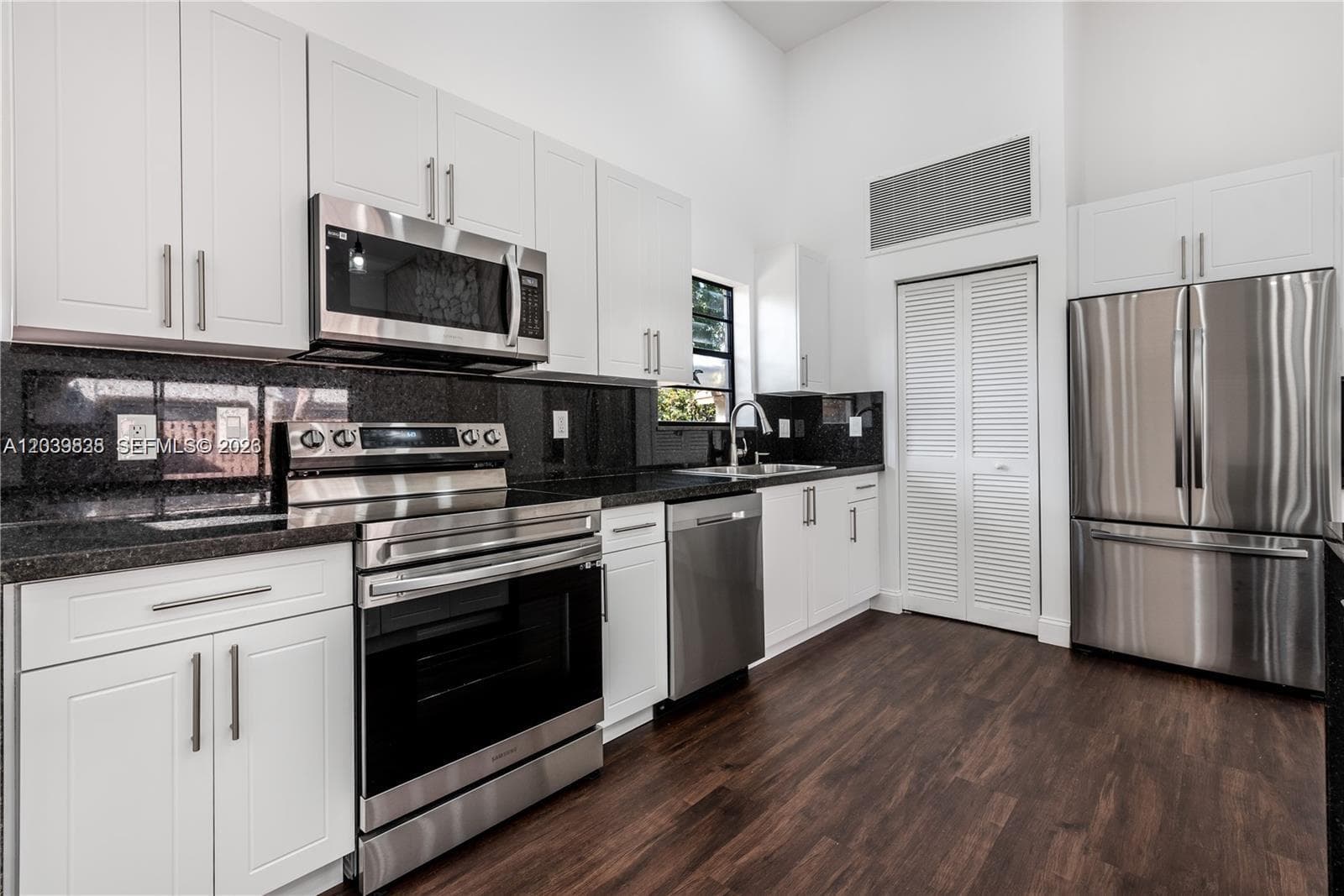 601 Leslie Dr, Hallandale Beach, FL 33009 — zdjęcie 5
